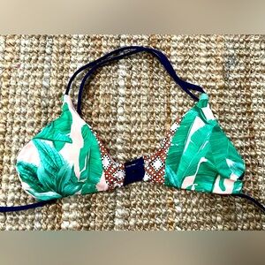 ⭐️5/$25⭐️ Sperry Floral Bikini Top